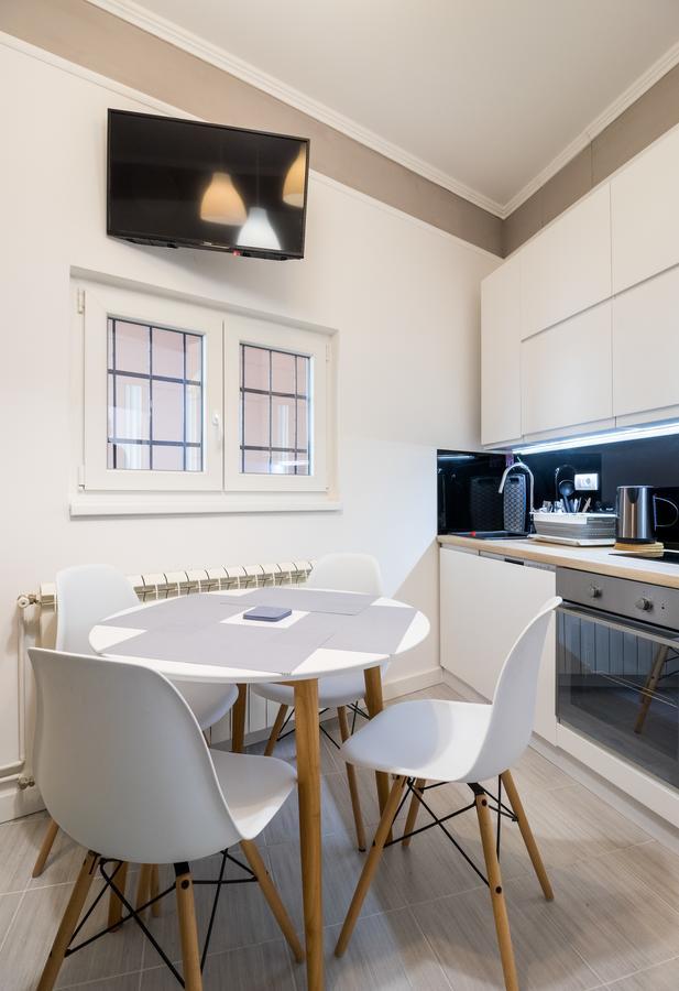 Comfortable & Lovely Apartment ベオグラード エクステリア 写真